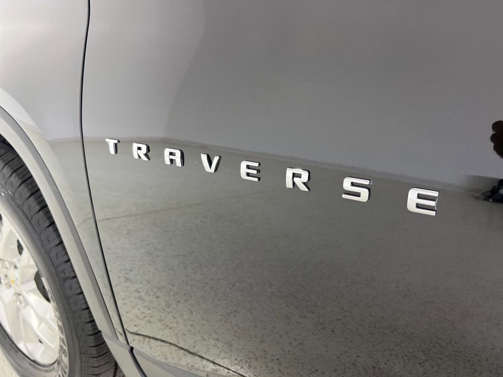 Used 2022 Chevrolet Traverse LS FWD image 27