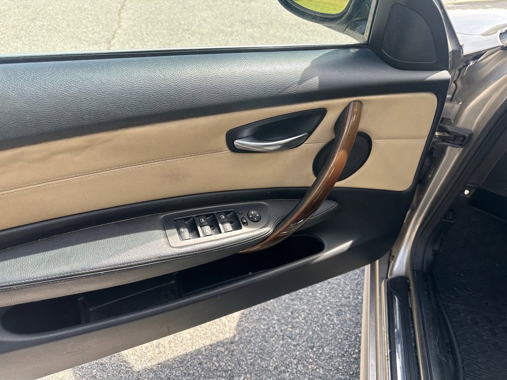 Used 2011 BMW 128i Convertible image 12