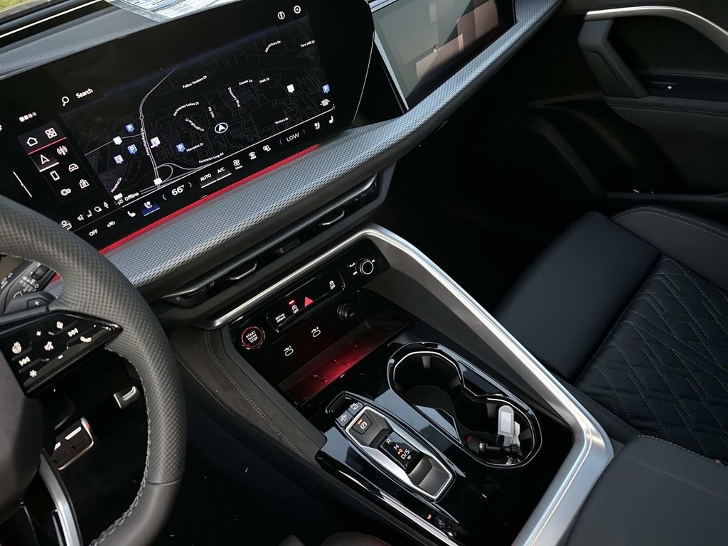 New 2025 Audi SQ5 Prestige image 23