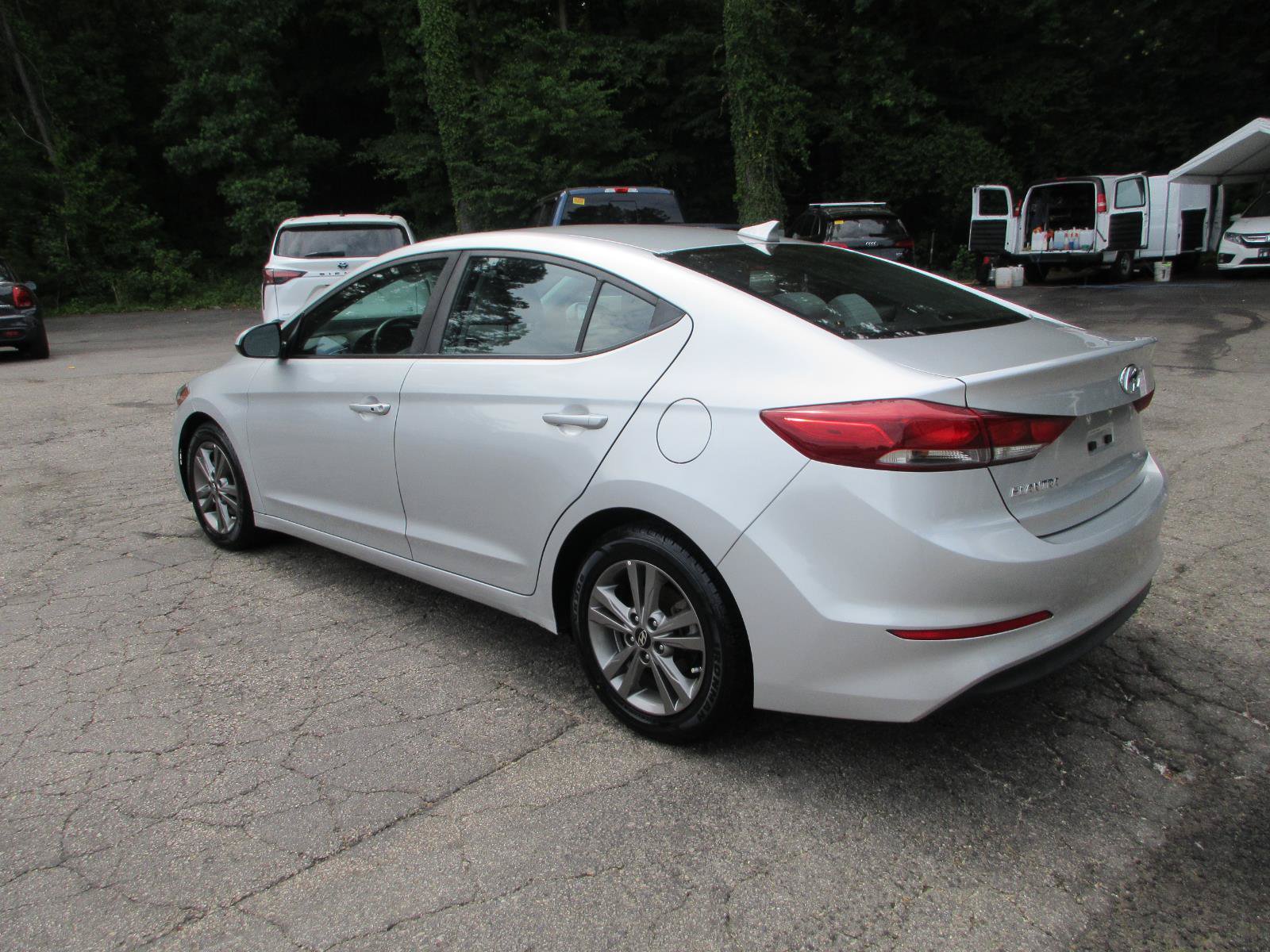 Used 2018 Hyundai Elantra Value Edition w/ Cargo Package FWD image 7