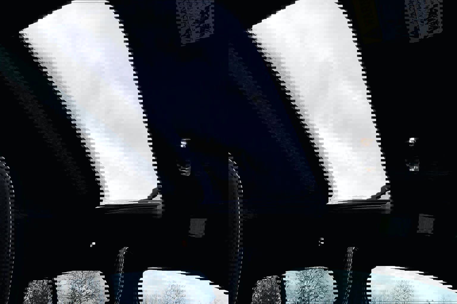 Used 2021 Volvo XC40 T5 R-Design w/ Advanced Package image 13