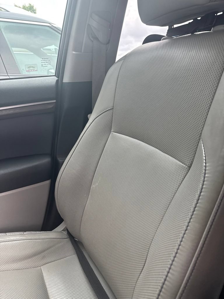 Used 2015 Toyota Highlander Limited AWD/4WD image 2