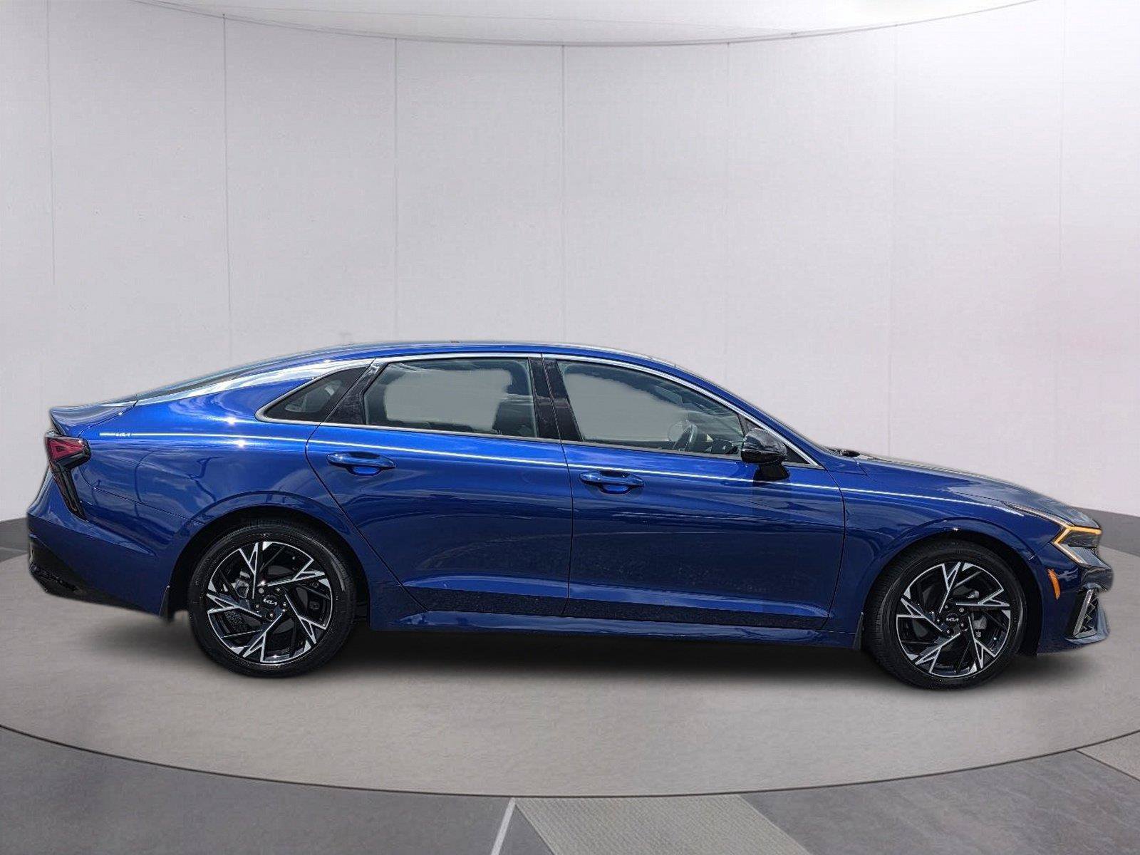 Used 2025 Kia K5 GT-Line w/ GT-Line Premium Package FWD image 4