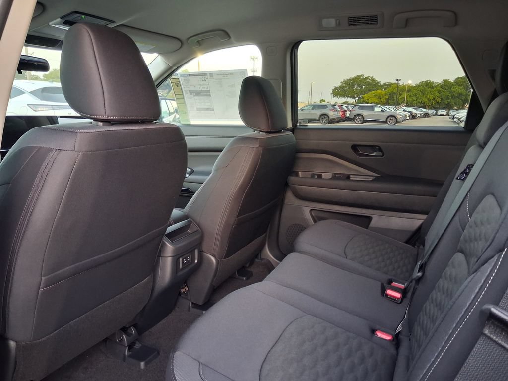 New 2026 Nissan Pathfinder SV w/ Cargo Package FWD image 5