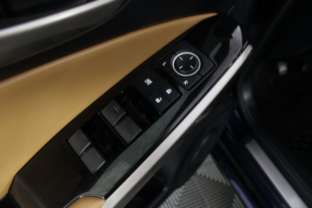 Used 2017 Lexus IS 300 AWD image 15