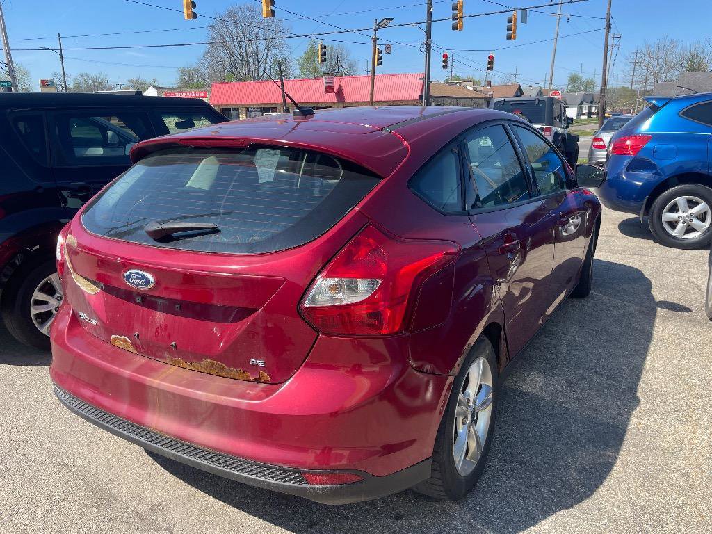 Used 2014 Ford Focus SE w/ SE Winter Package image 5