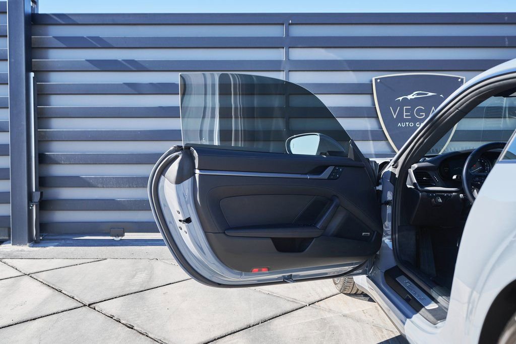 Used 2024 Porsche 911 Carrera S w/ Sport Package image 21