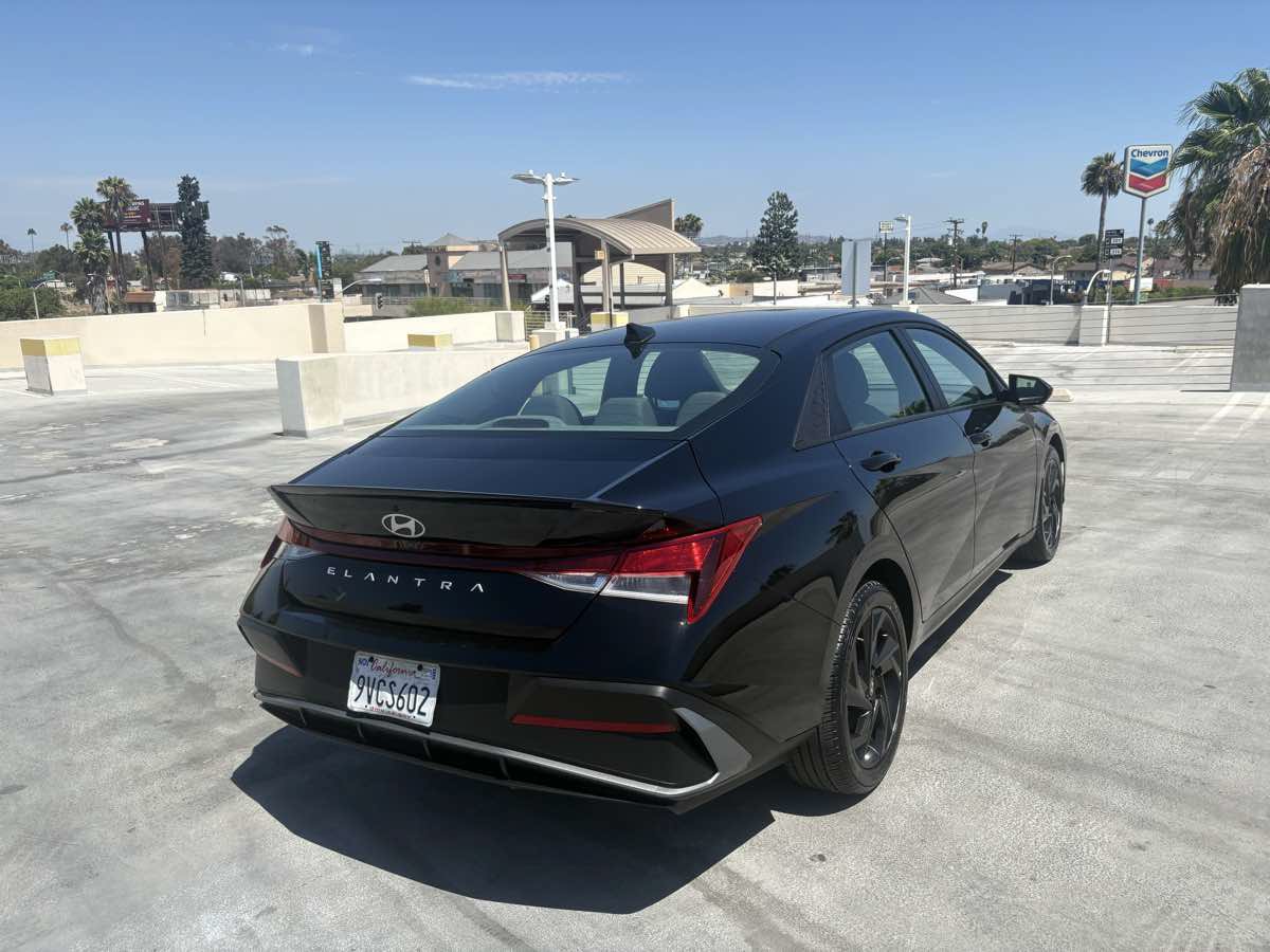 Used 2026 Hyundai Elantra Sport FWD image 33