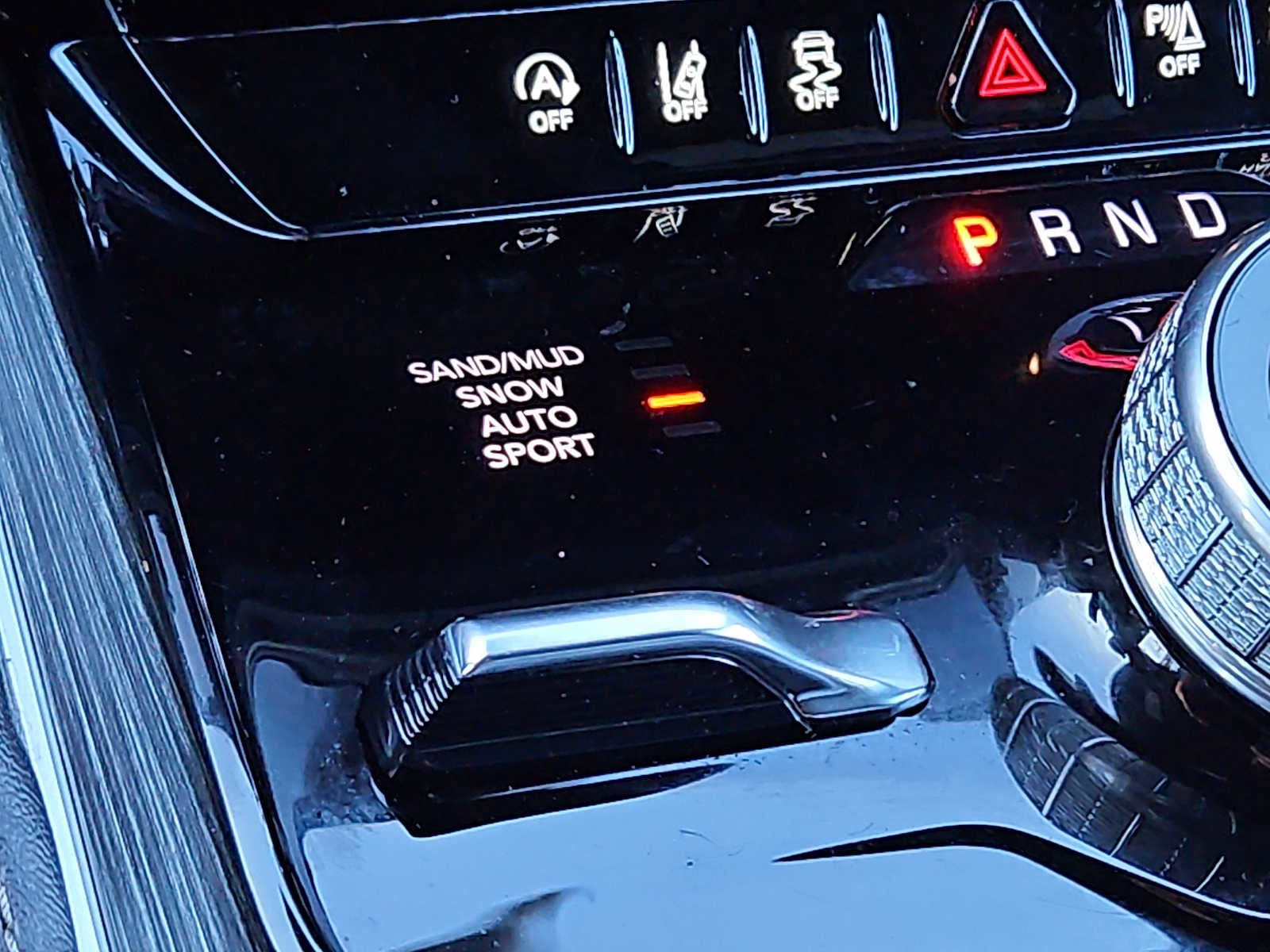 Used 2024 Jeep Wagoneer Series II w/ Flexible Seating Group image 21