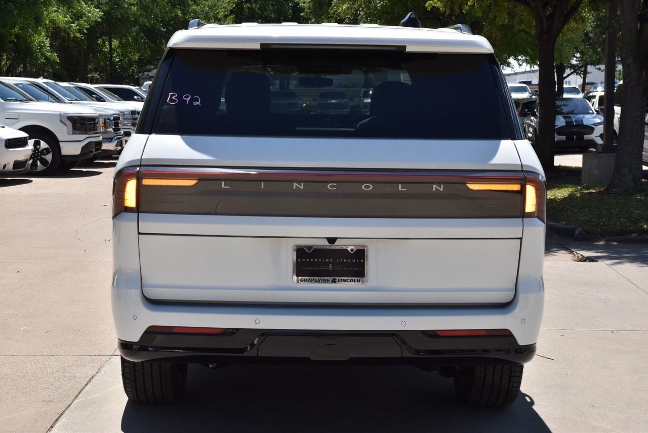 New 2026 Lincoln Navigator L Reserve w/ Jet Appearance Package AWD/4WD image 38
