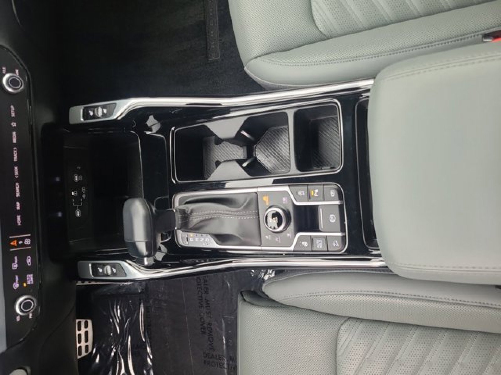 Used 2024 Kia Sorento SX Prestige w/ Sage Leather Package image 15