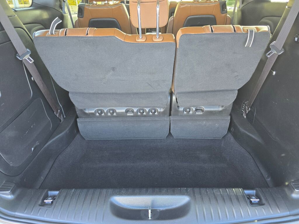 Used 2017 Chrysler Pacifica Limited image 16