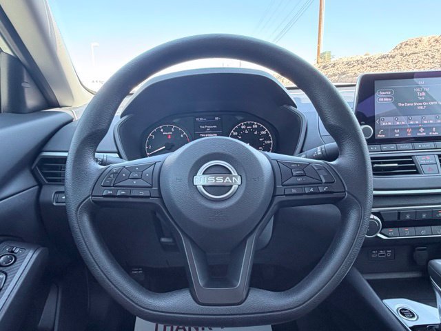 Certified 2025 Nissan Altima 2.5 S FWD image 9