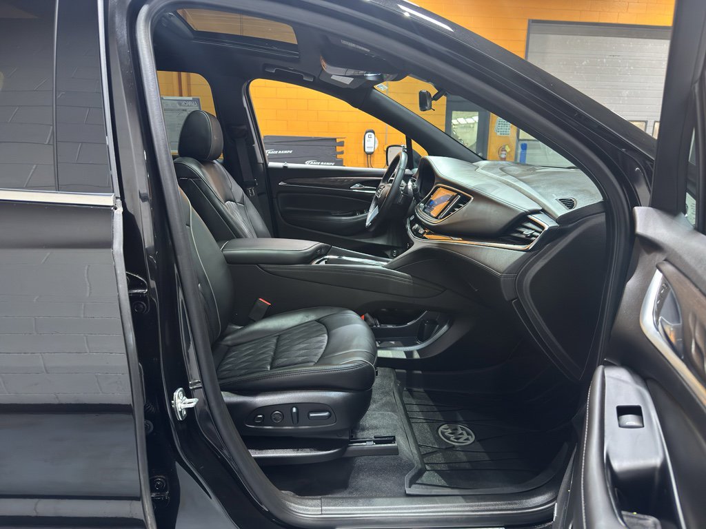 Used 2024 Buick Enclave Avenir w/ Avenir Technology Package image 22