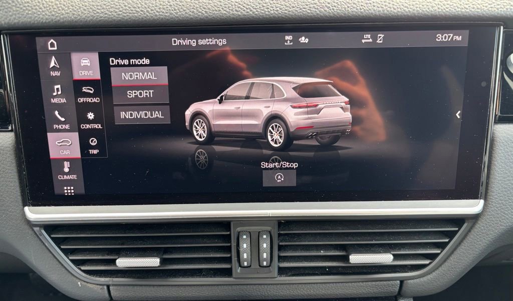 Certified 2021 Porsche Cayenne AWD/4WD image 27