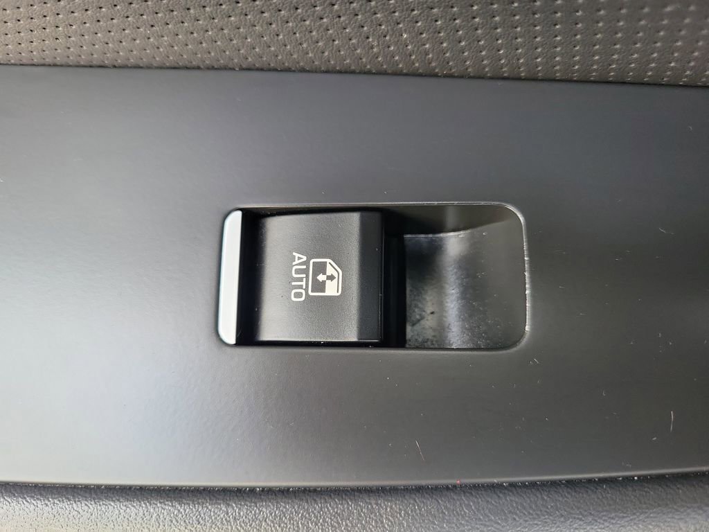 Used 2015 Hyundai Genesis 3.8 w/ Option Group 04 image 16