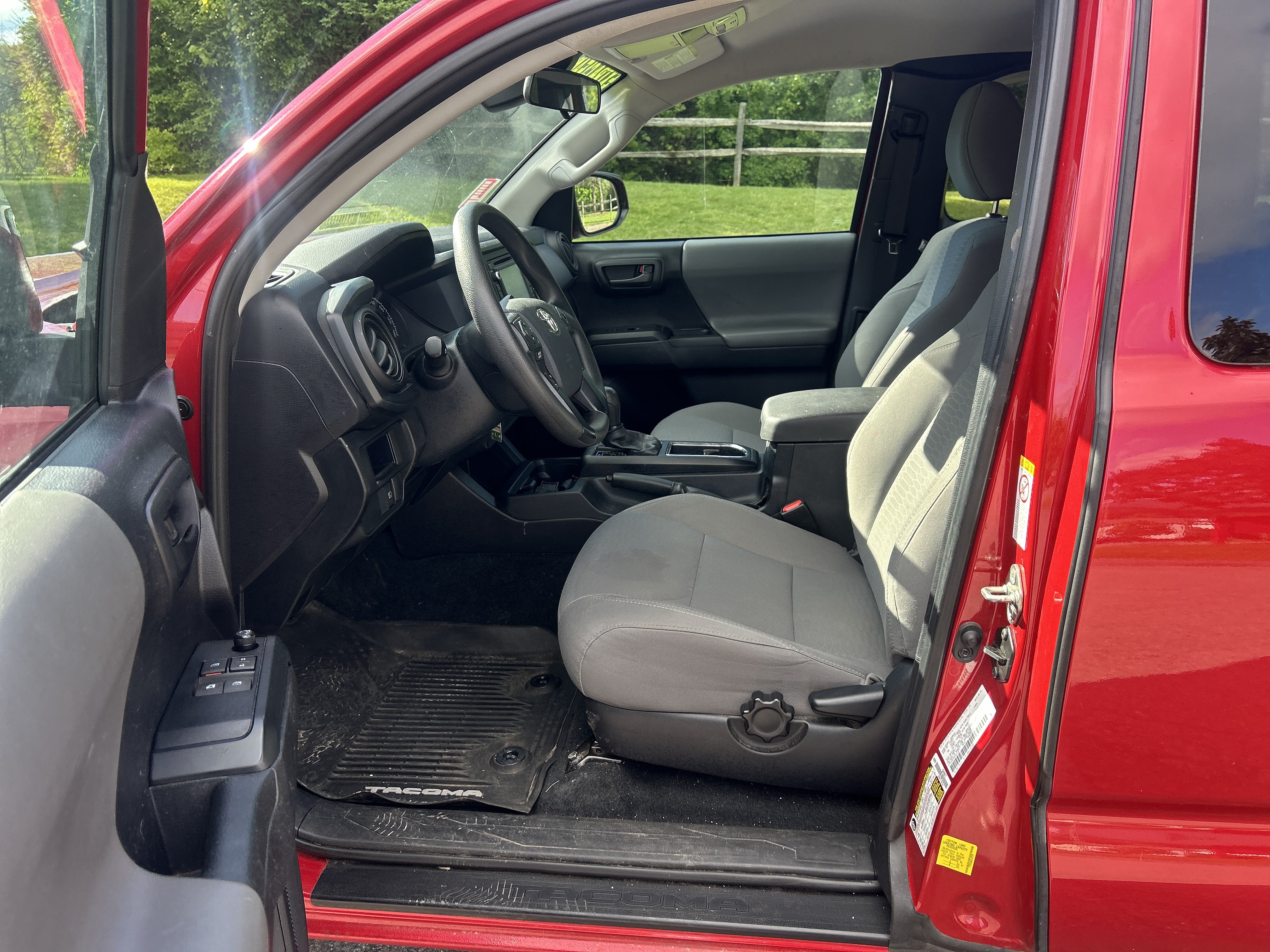 Used 2019 Toyota Tacoma SR AWD/4WD image 19