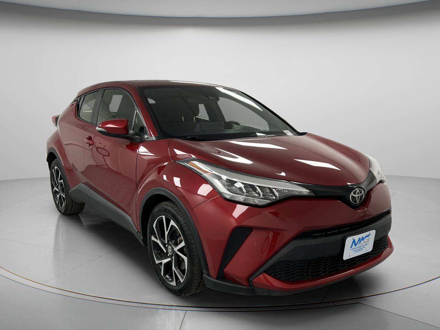 Used 2021 Toyota C-HR XLE FWD image 2