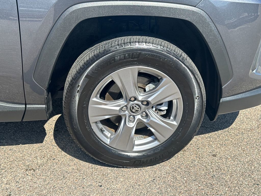 Used 2025 Toyota RAV4 LE AWD/4WD image 42