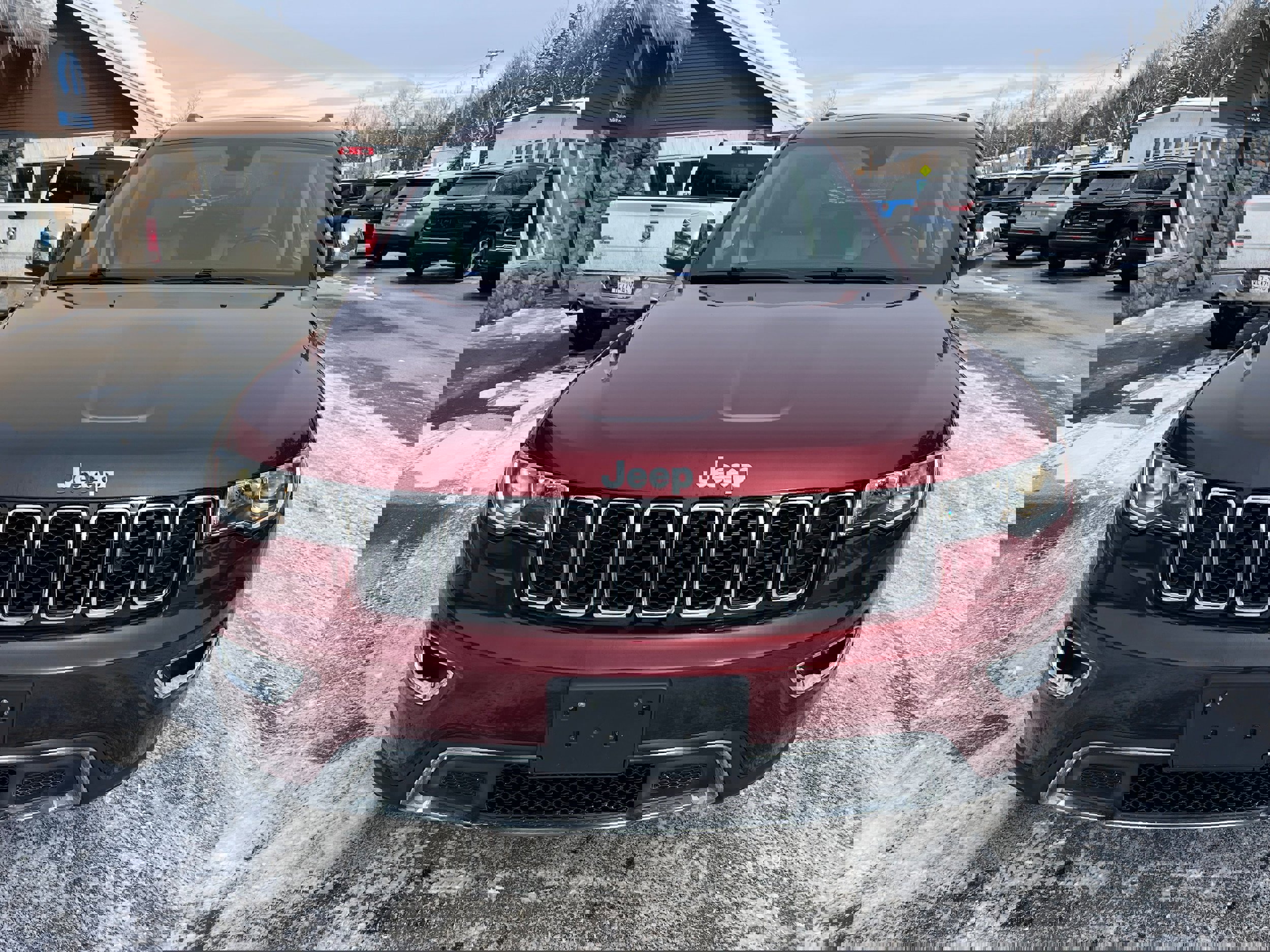 Used 2021 Jeep Grand Cherokee Limited image 2