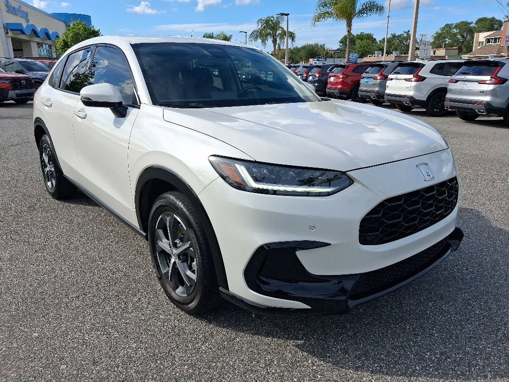 Used 2025 Honda HR-V EX-L image 3