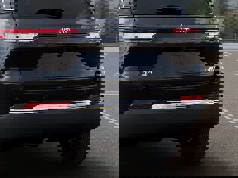 New 2025 Jeep Grand Cherokee Limited image 13