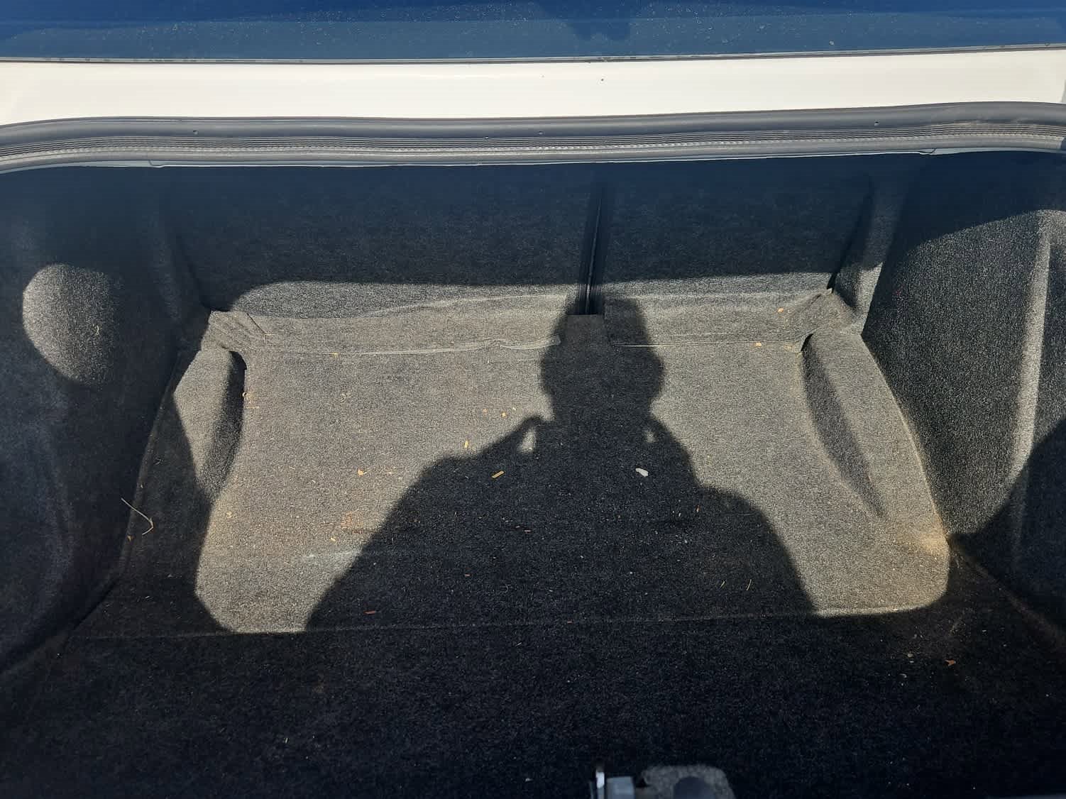 Used 2015 Dodge Challenger SXT image 9