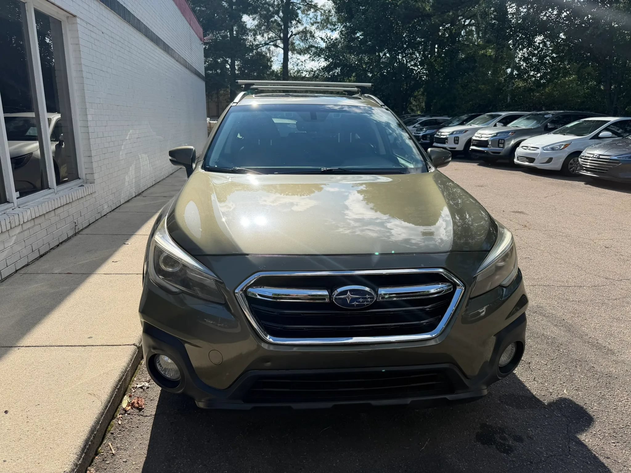 Used 2018 Subaru Outback 3.6R Touring AWD/4WD image 3
