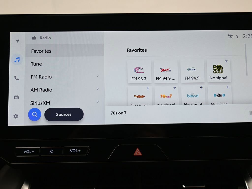 Certified 2024 Toyota Venza XLE image 22