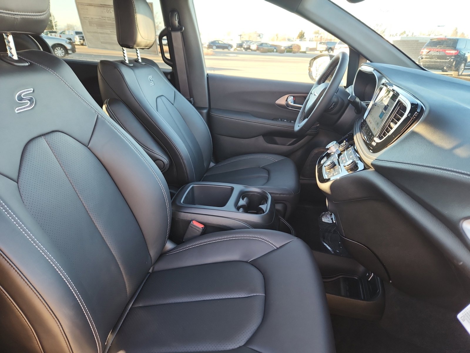 New 2026 Chrysler Pacifica Select w/ S Appearance Package AWD/4WD image 20