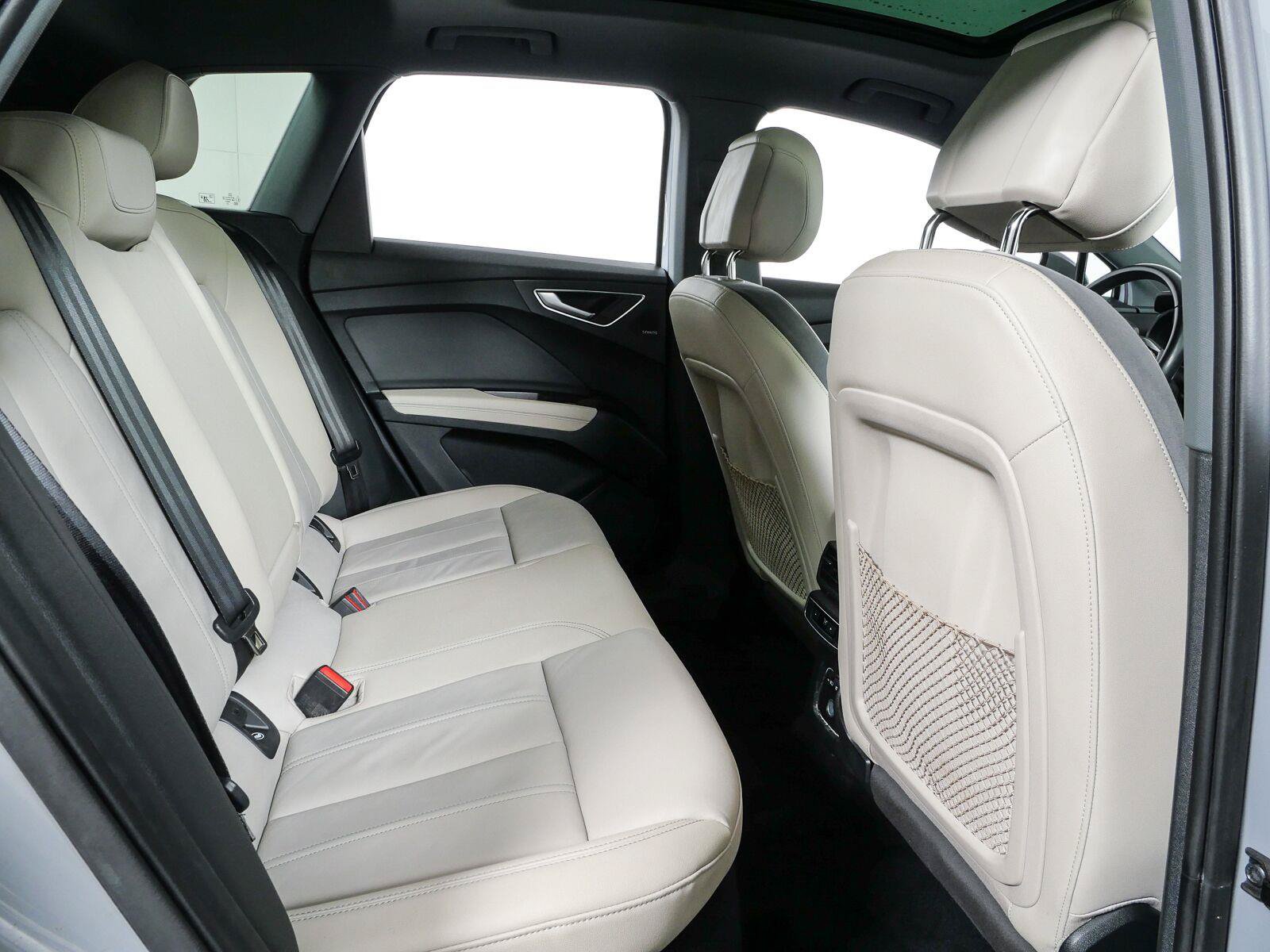 Used 2023 Audi Q4 e-tron Prestige AWD/4WD image 22