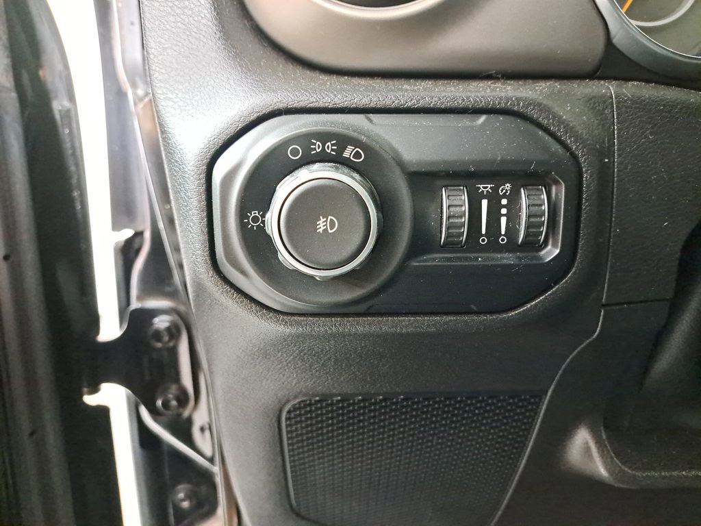 Used 2018 Jeep Wrangler Unlimited Sport image 12