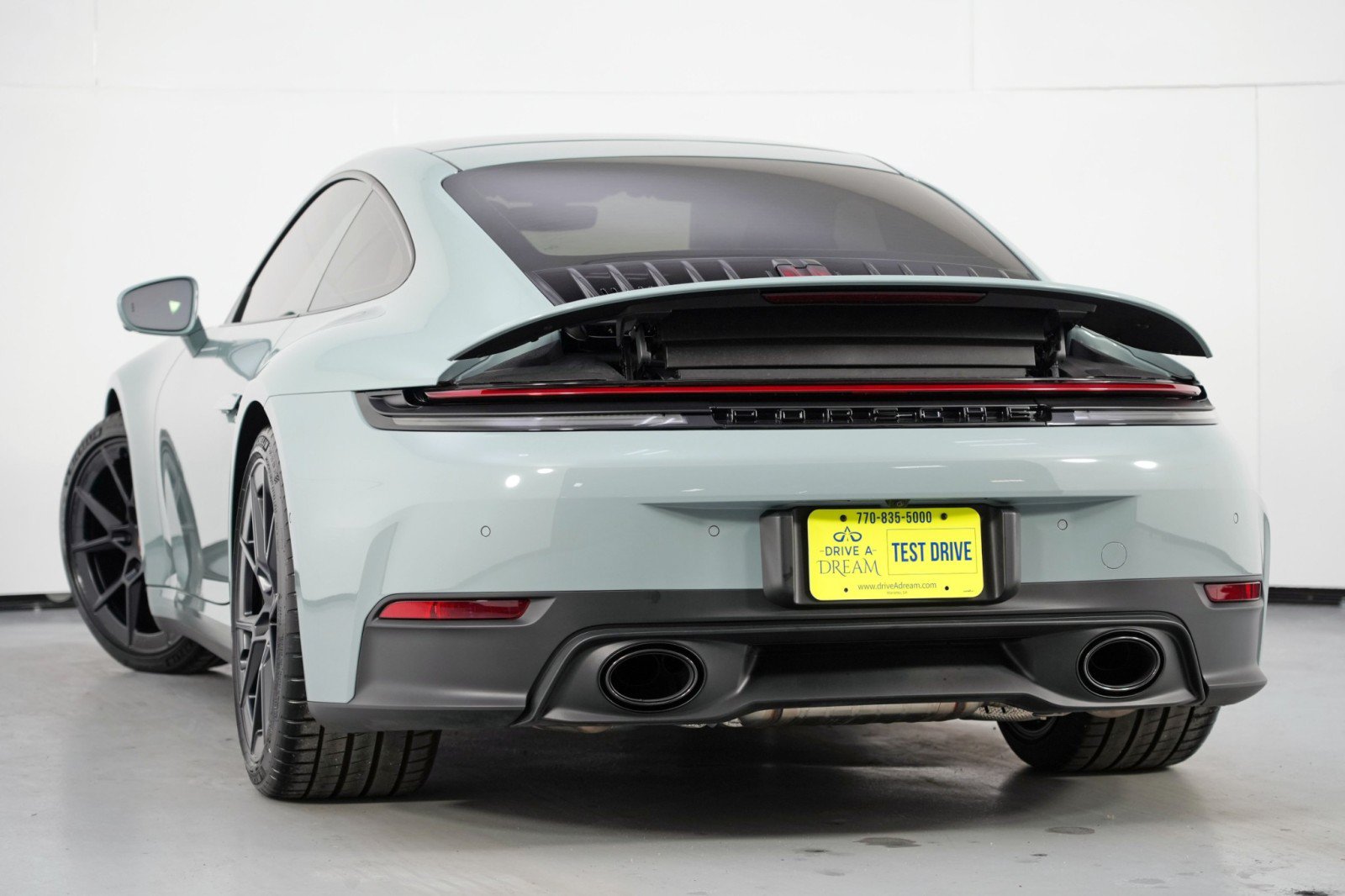 Used 2025 Porsche 911 Carrera RWD image 6