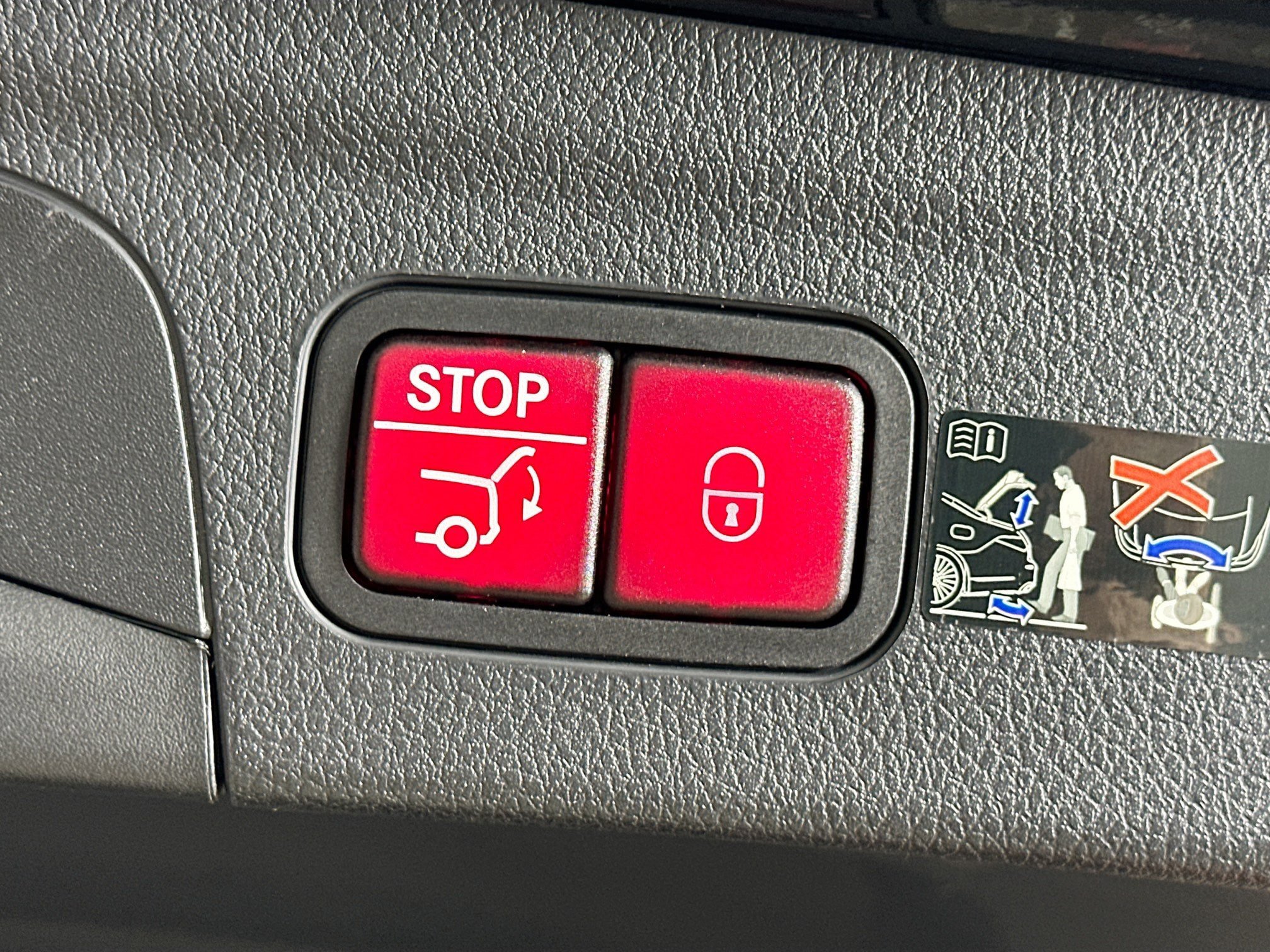 Certified 2025 Mercedes-Benz GLE 350 4MATIC image 32