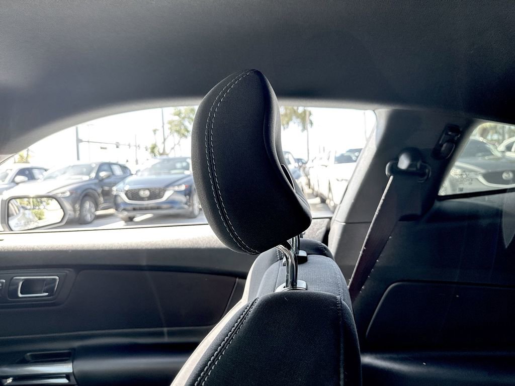 Used 2016 Ford Mustang Coupe RWD image 16