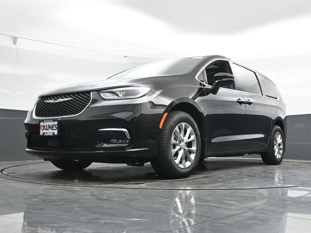 New 2026 Chrysler Pacifica Select image 43
