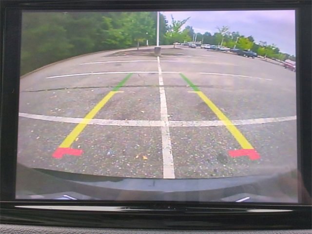 Used 2024 Chrysler Pacifica Touring-L image 20