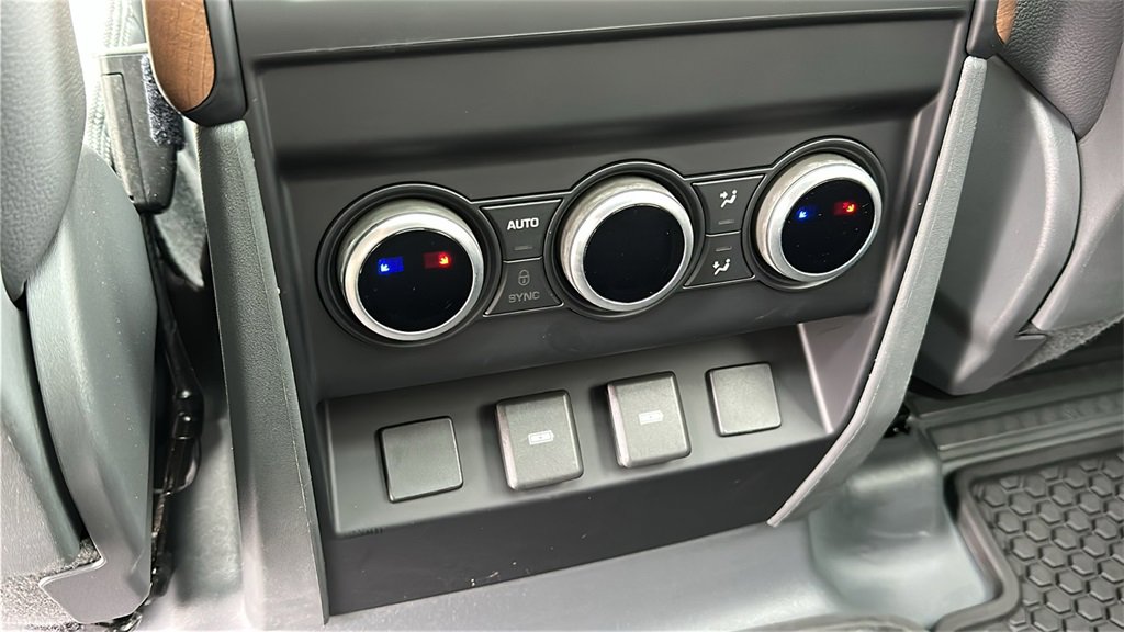 Certified 2023 Land Rover Defender 110 X-Dynamic SE image 28