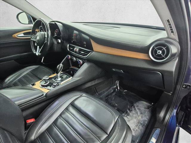 Used 2019 Alfa Romeo Giulia Ti w/ Quick Order Package 22X Lusso AWD/4WD image 26