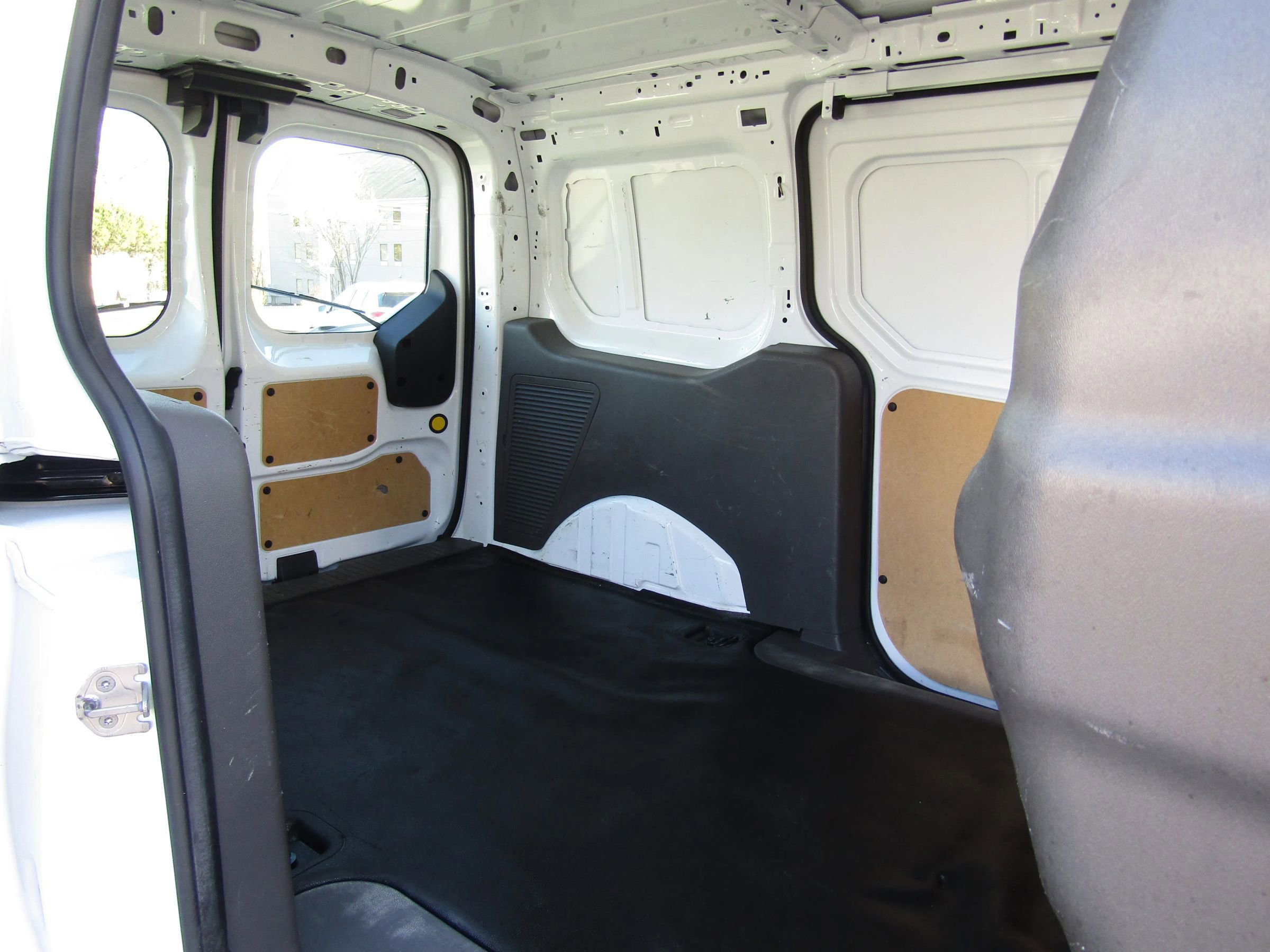 Used 2022 Ford Transit Connect XL image 14