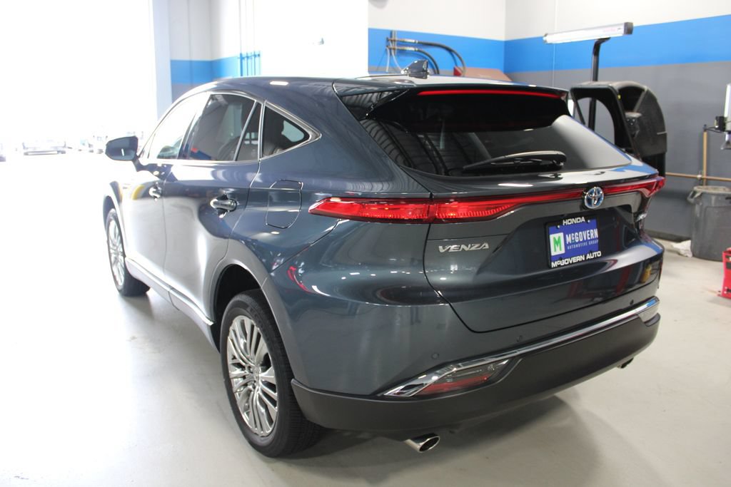 Used 2024 Toyota Venza Limited AWD/4WD image 24
