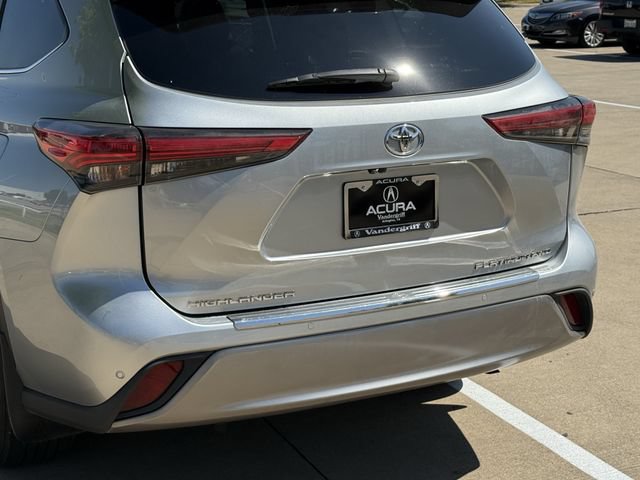 Used 2021 Toyota Highlander Platinum AWD/4WD image 6