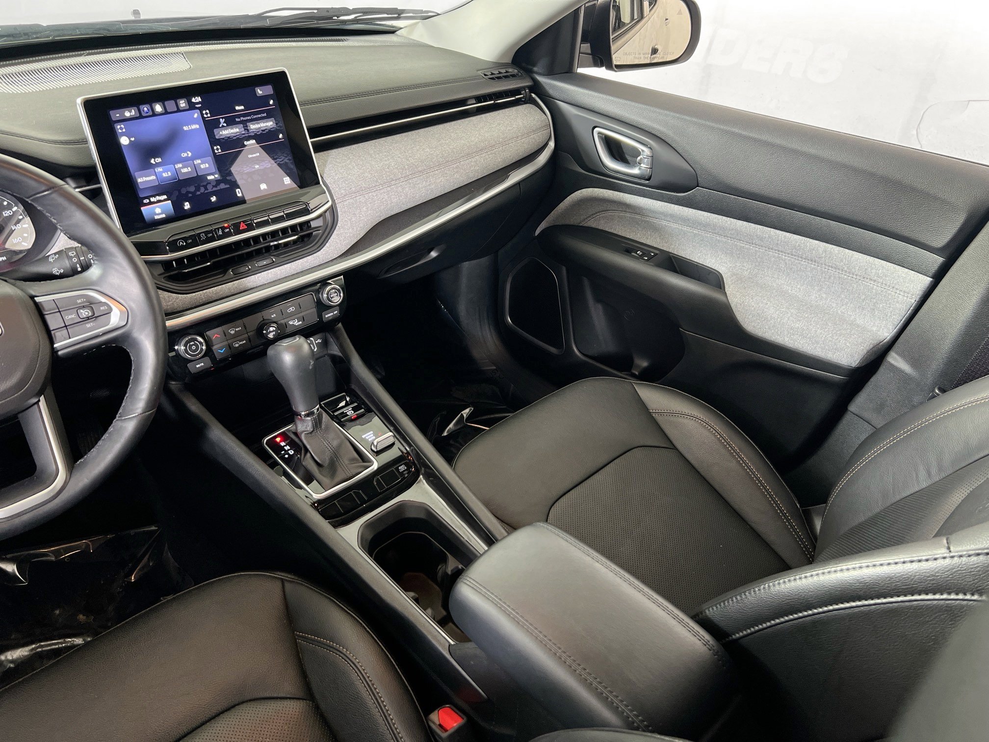 Used 2022 Jeep Compass Latitude image 21