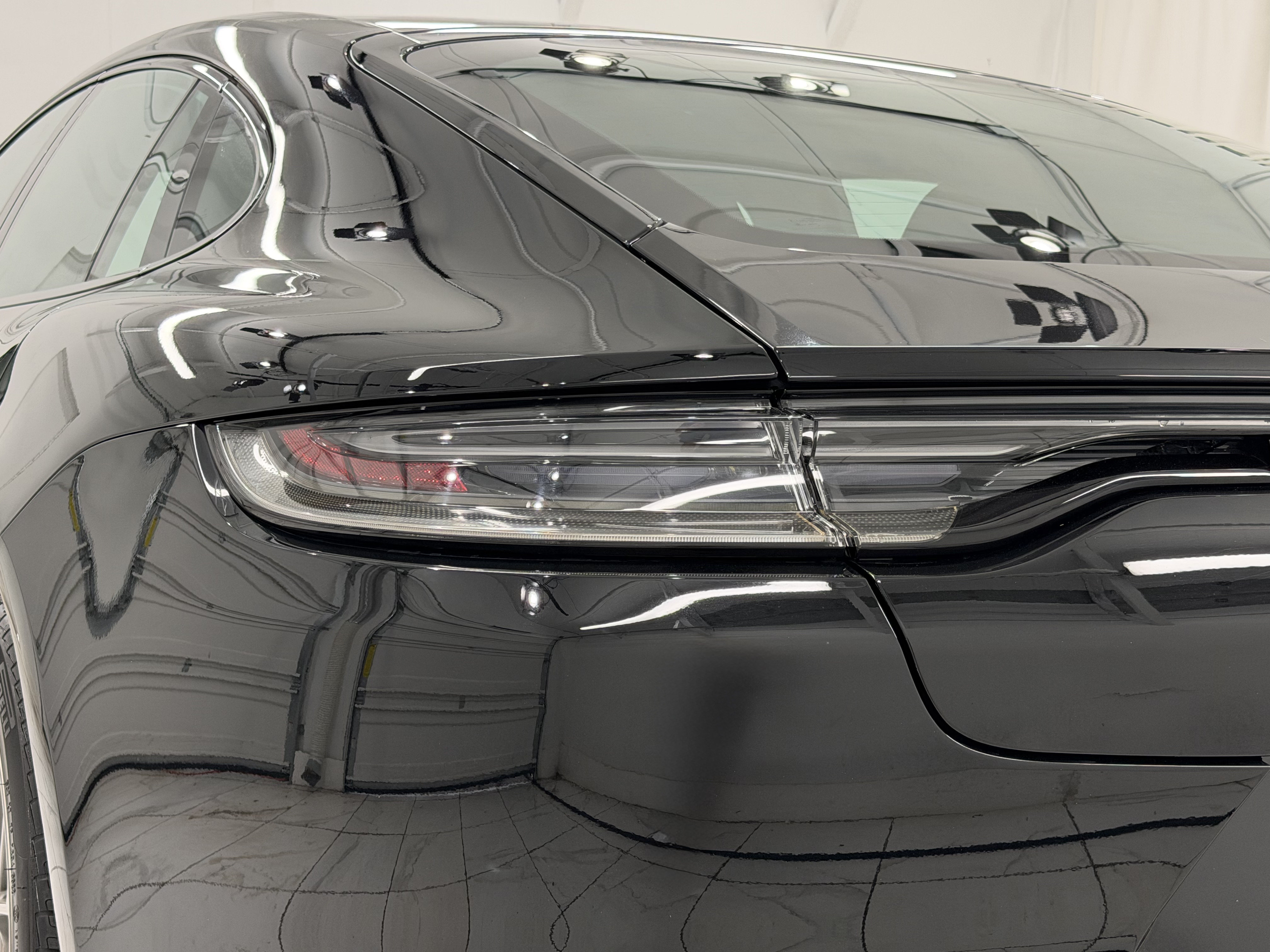 Certified 2023 Porsche Panamera 4 Platinum Edition AWD/4WD image 18