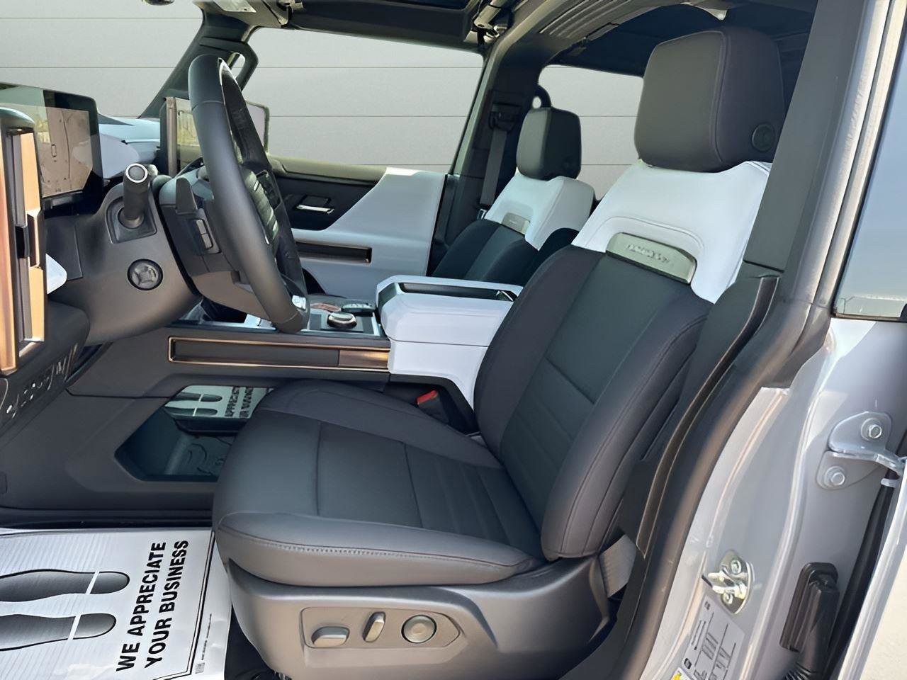 New 2025 GMC Hummer EV 3X w/ LPO, Illumination Package image 13