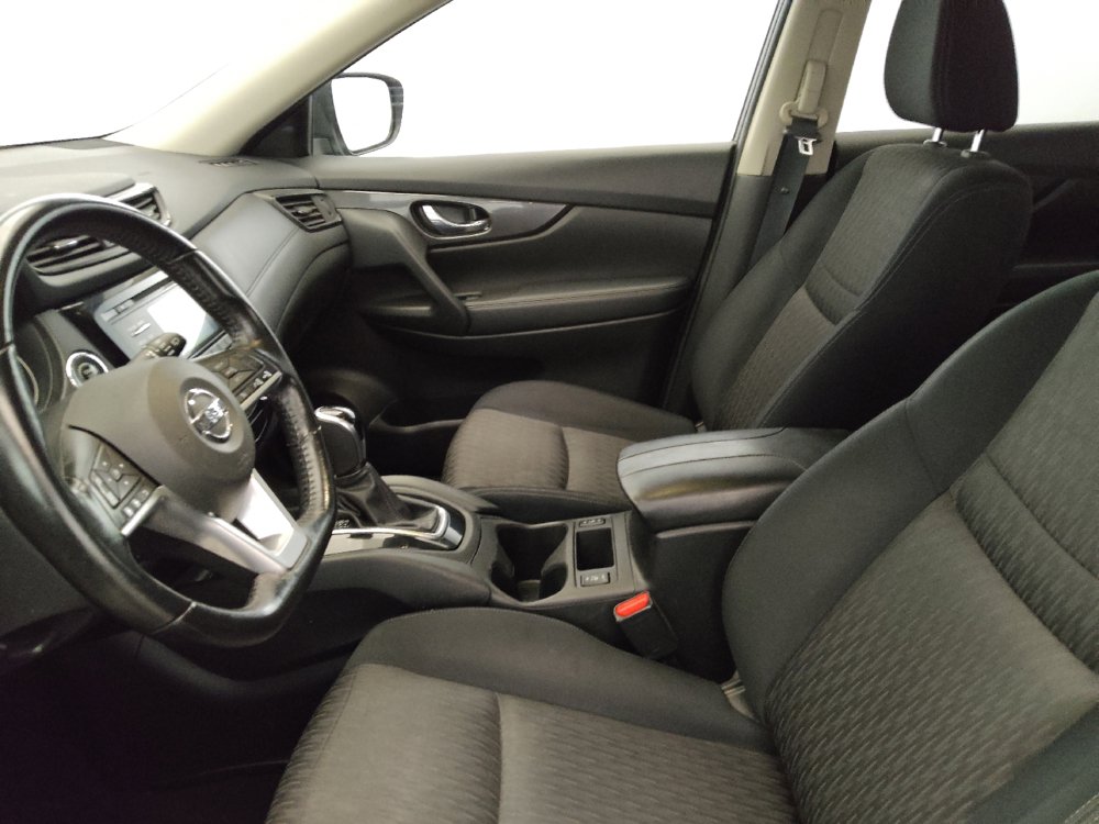 Used 2017 Nissan Rogue SV AWD/4WD image 17
