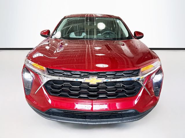 Used 2024 Chevrolet Trax LS w/ LS Convenience Package FWD image 4
