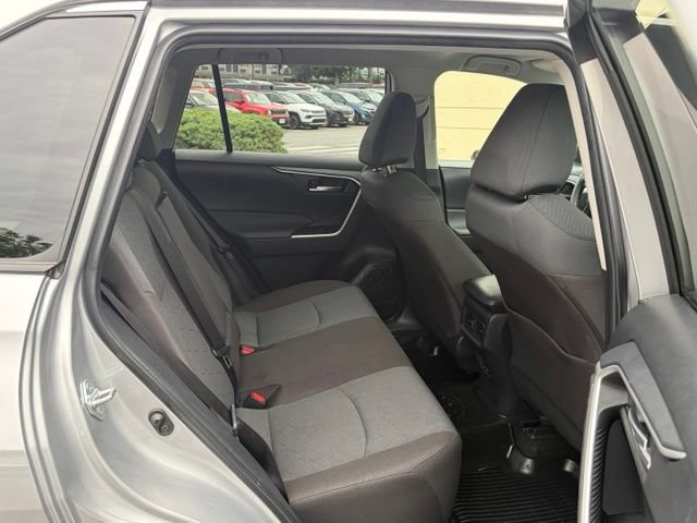 Used 2025 Toyota RAV4 XLE AWD/4WD image 30