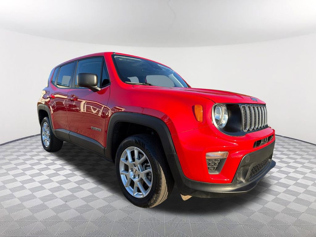 Used 2023 Jeep Renegade Latitude image 3