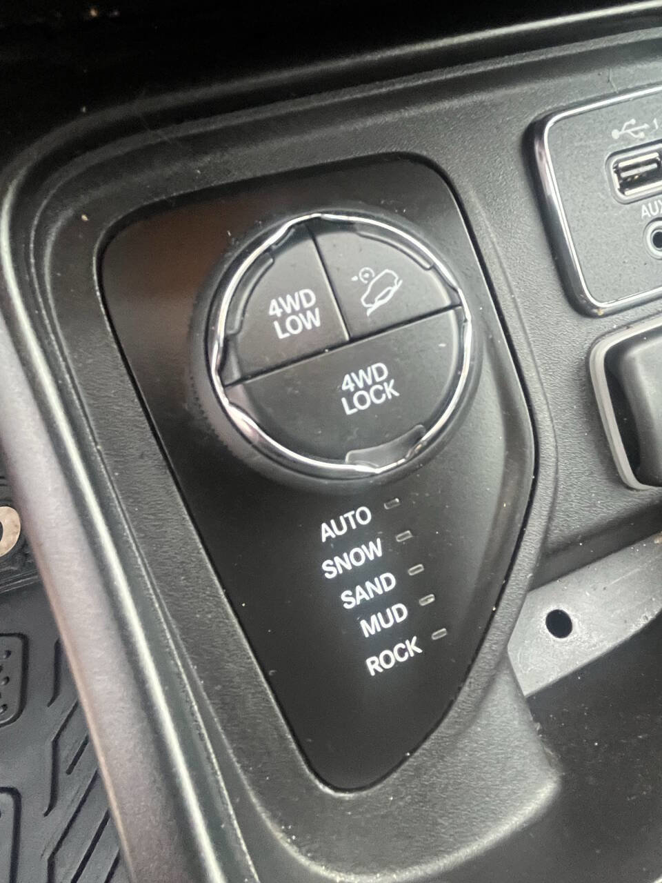 Used 2019 Jeep Compass Trailhawk image 10